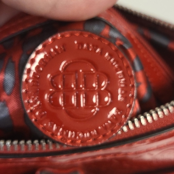 Dana Buchman Cross body purse - Picture 9 of 10